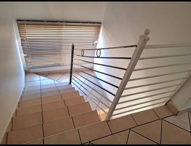 3 BEDROOM SECTIONAL TITLE FOR SALE IN GREENHILLS